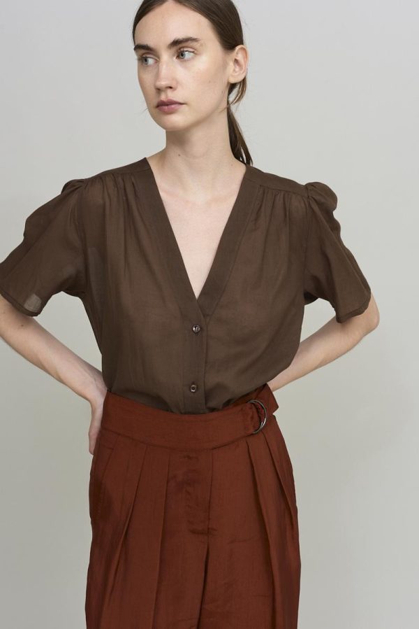20_GATHERED-V-NECK-Shirt_Brown_4.jpg