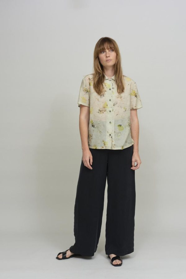 5_SHORT-SLEEVE-Shirt_Green-Print_6.jpg