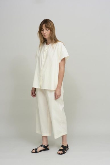 9_OVERSIZED-COLLARLESS-Shirt_White_2.jpg