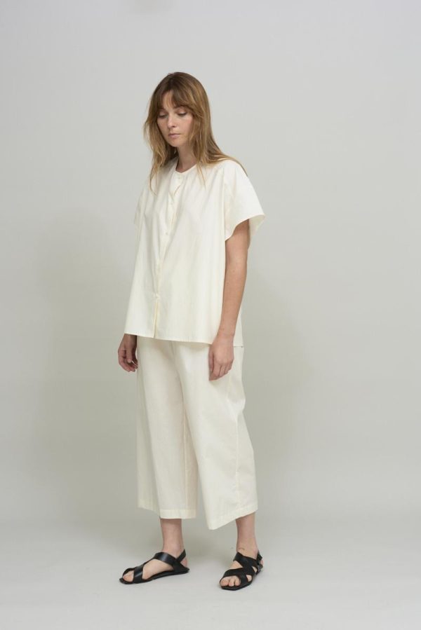 9_OVERSIZED-COLLARLESS-Shirt_White_2.jpg