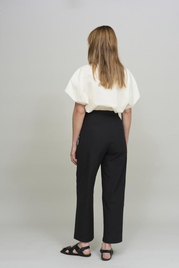 9_OVERSIZED-COLLARLESS-Shirt_White_4.jpg